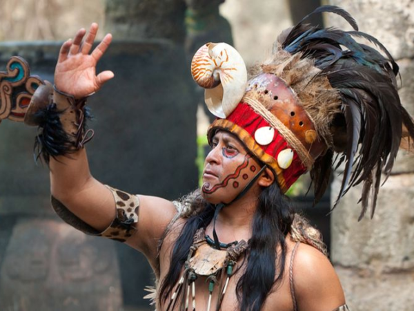 Keturunan Suku Maya masih hidup hingga saat ini dan tersebar di berbagai wilayah Amerika Tengah.