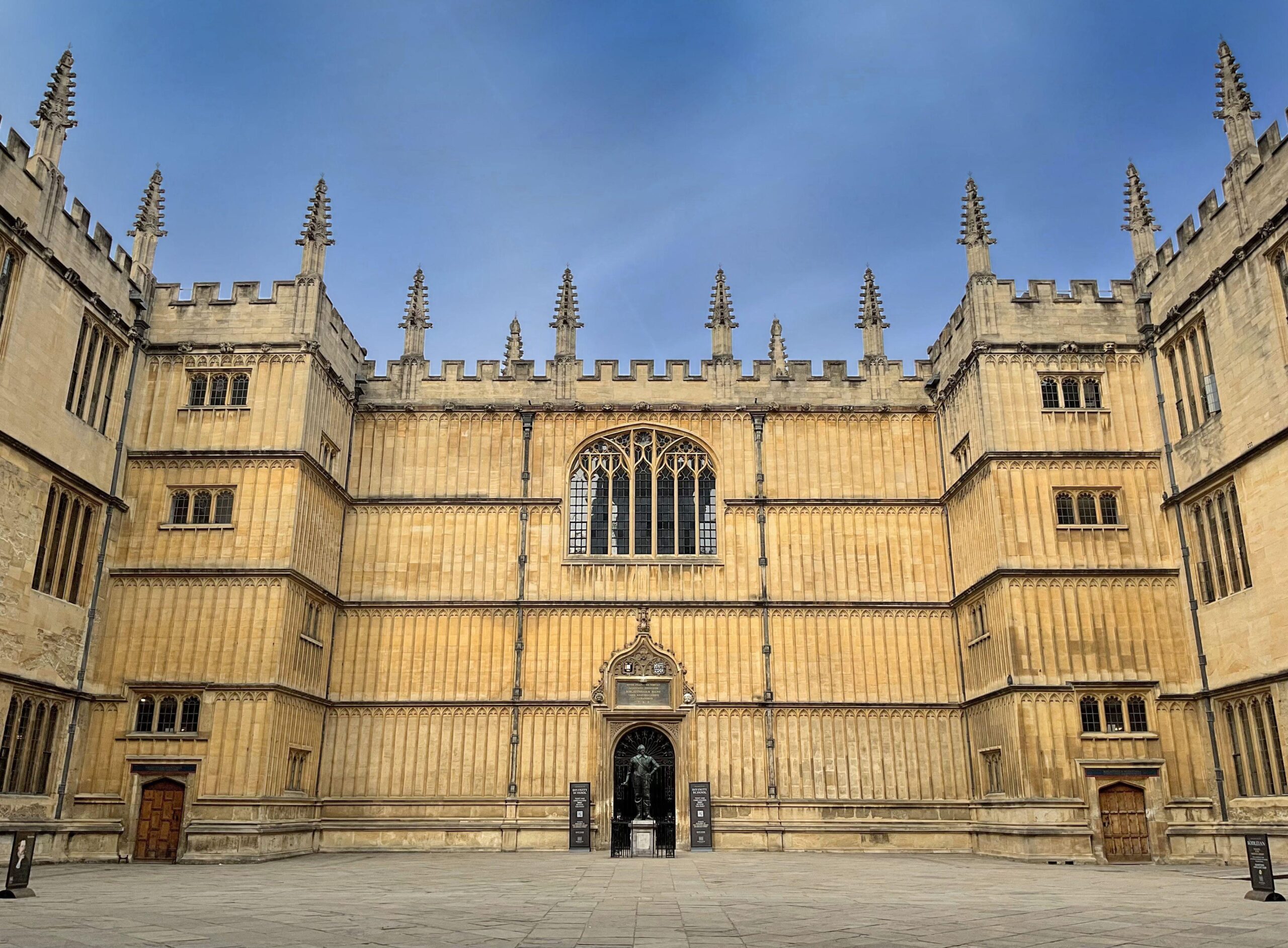 Universitas Oxford Lebih Tua dari Aztec
